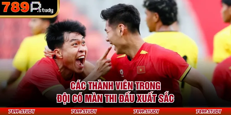 Các thành viên trong đội có màn thi đấu xuất sắc